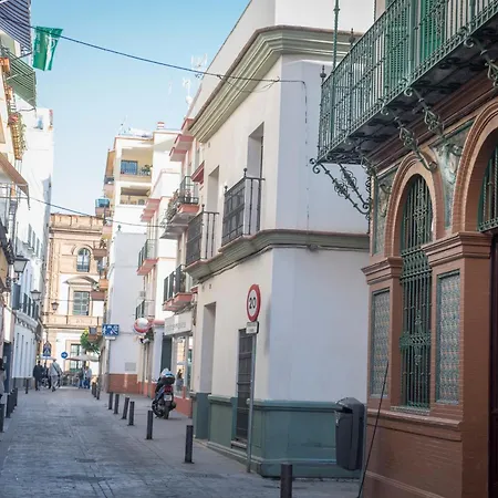 Апартаменты Luxury Puente De Triana