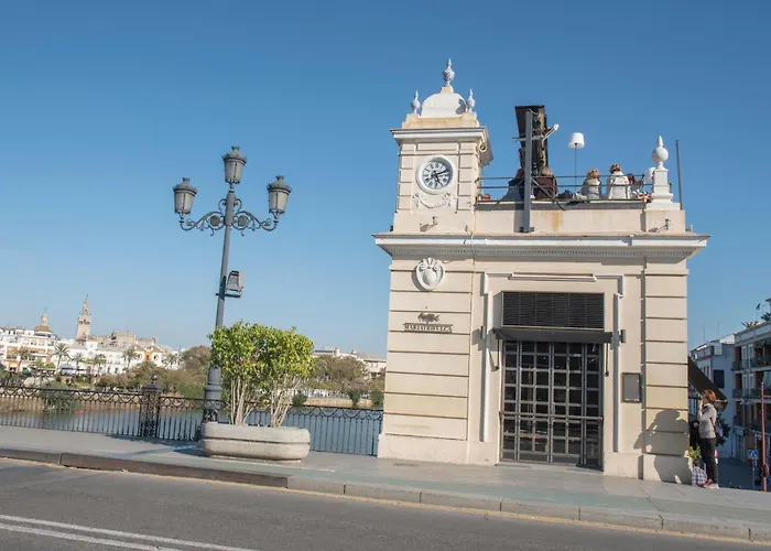 Luxury Puente De Triana